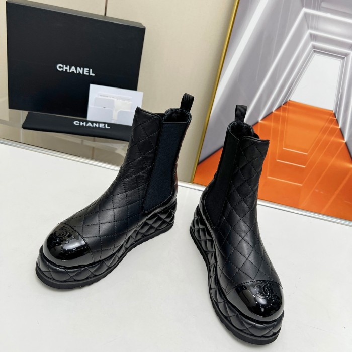 Chanel 002 boots XM063
