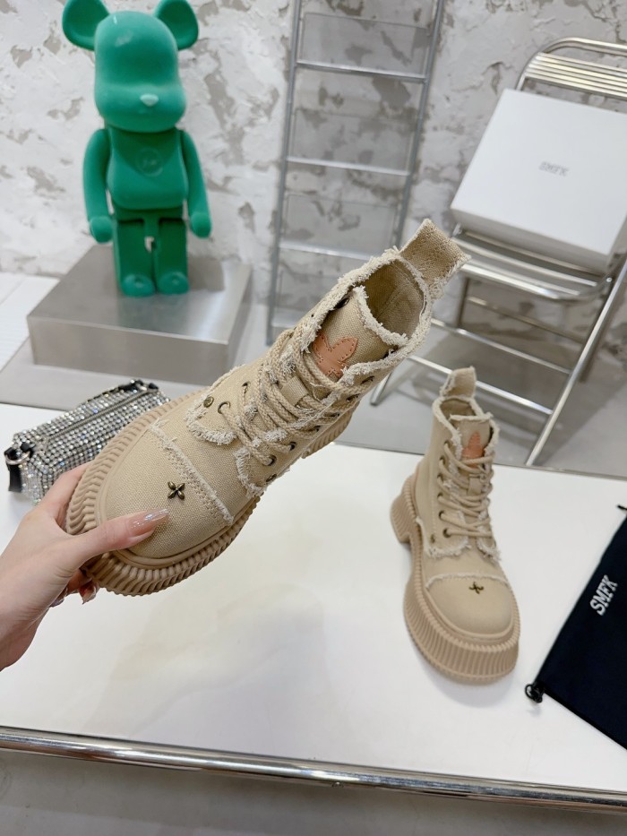 SMFK 001 boots XM552