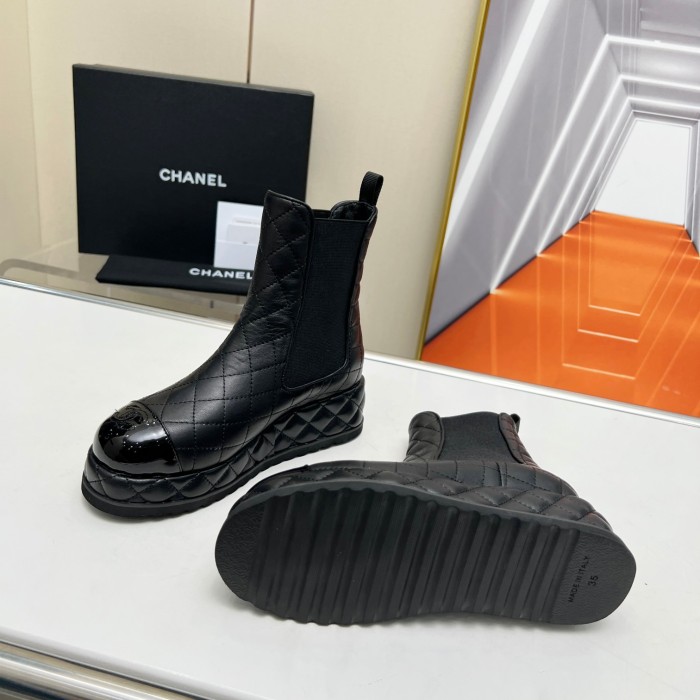 Chanel 002 boots XM063