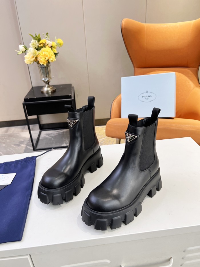 PRADA 002 boots XM043