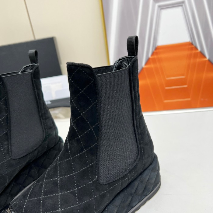 Chanel 002 boots XM063