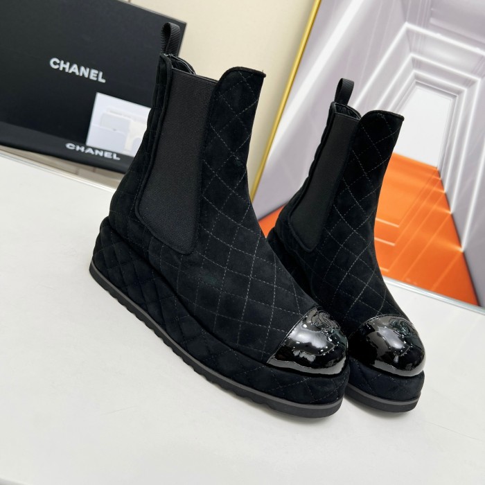 Chanel 002 boots XM063