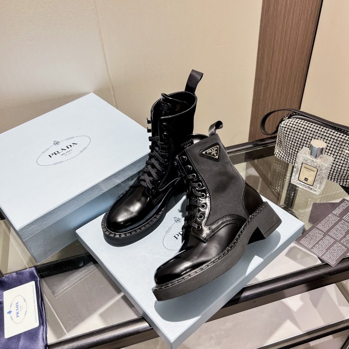 PRADA 005 boots XM023