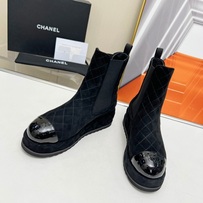 Chanel 002 boots XM063