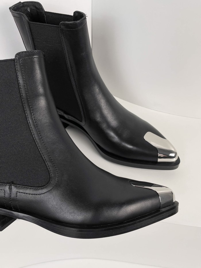 Alexander McQUEEN 001 boots XM033034