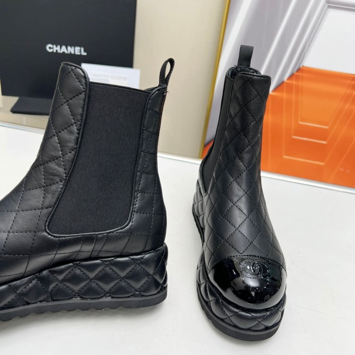 Chanel 002 boots XM063