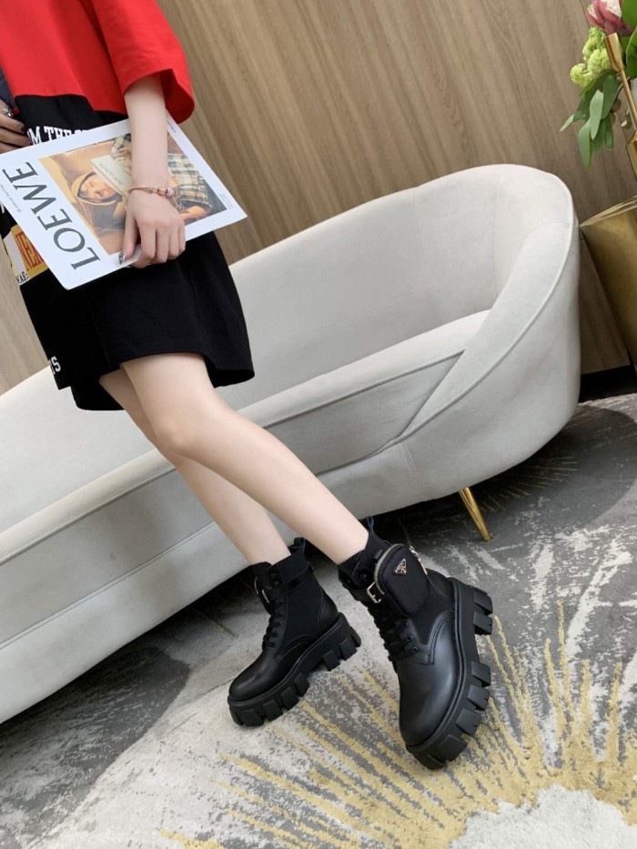 PRADA 001 boots XM023