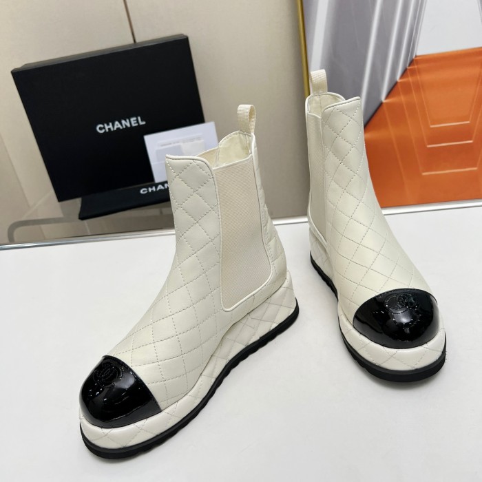 Chanel 002 boots XM063
