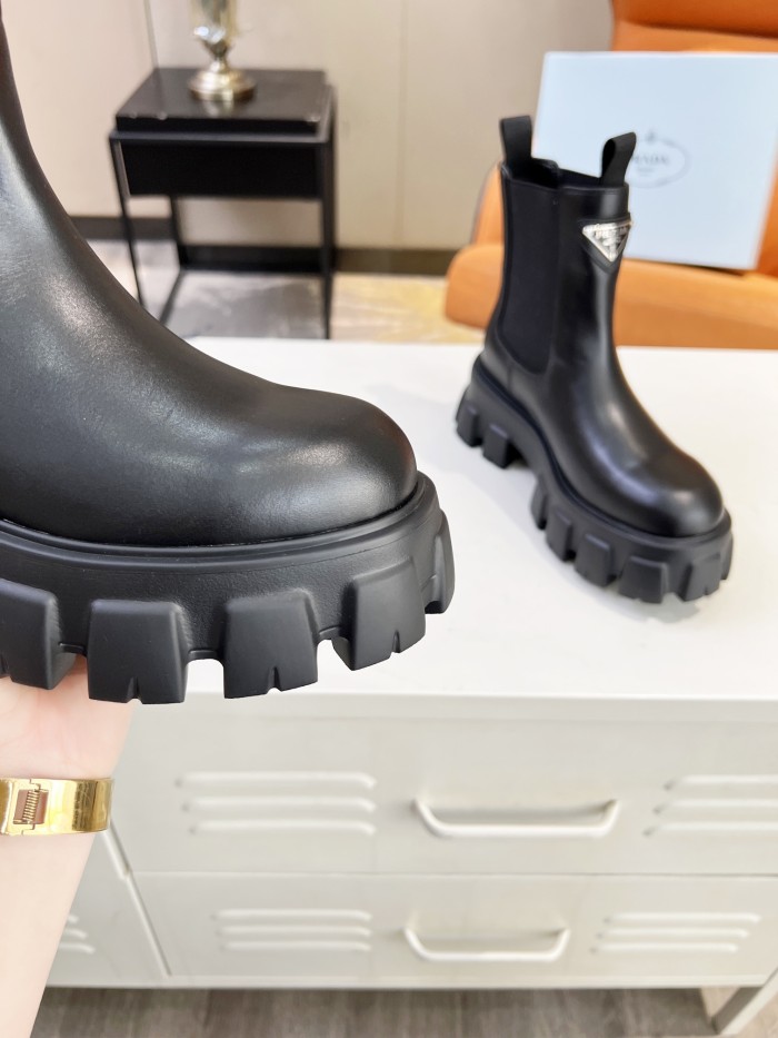 PRADA 002 boots XM043