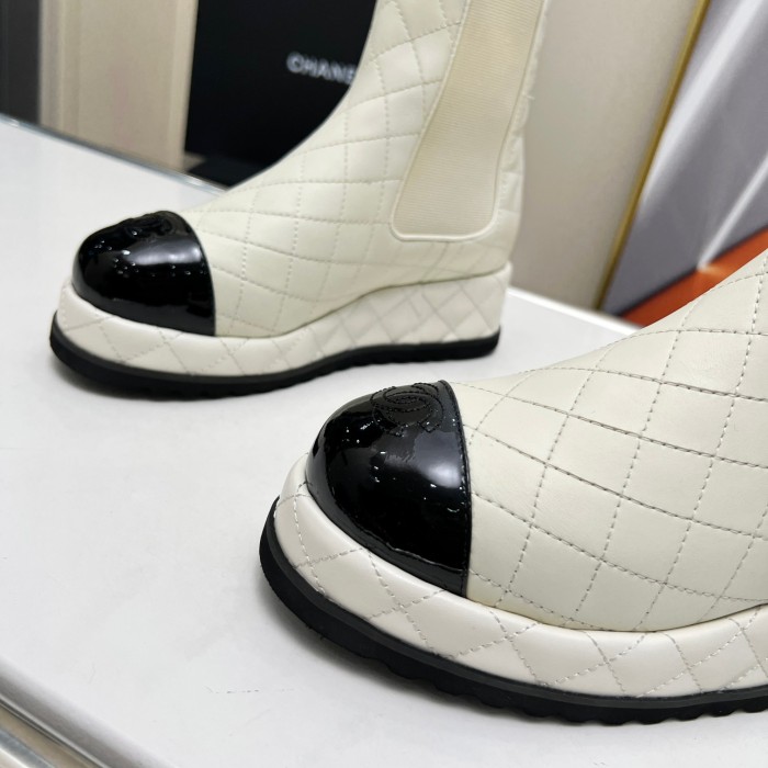 Chanel 002 boots XM063