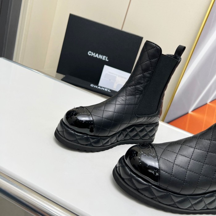Chanel 002 boots XM063
