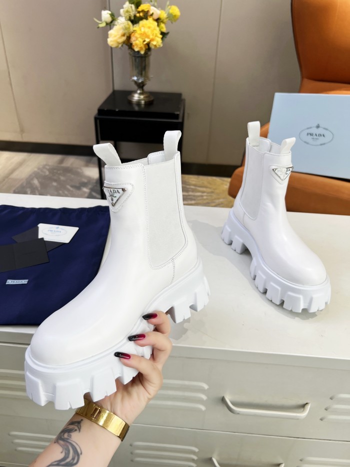 PRADA 002 boots XM043