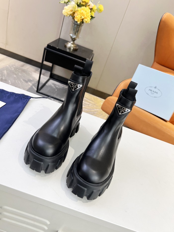 PRADA 002 boots XM043