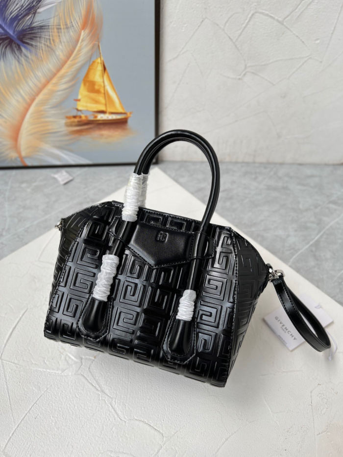 GIVENCHY Mini Antigona Lock Bag LM042 27cm