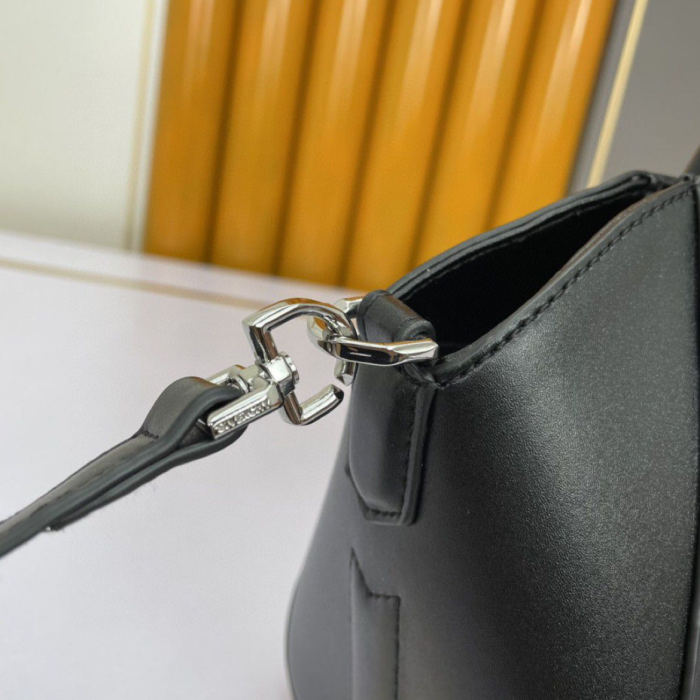 GIVENCHY Mini Antigona Lock Bag LM042 27cm