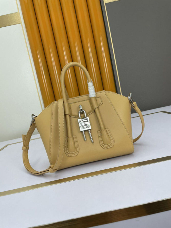 GIVENCHY Mini Antigona Lock Bag LM042 27cm