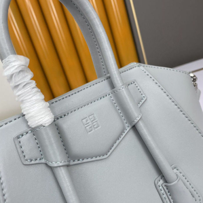 GIVENCHY Mini Antigona Lock Bag LM042 27cm