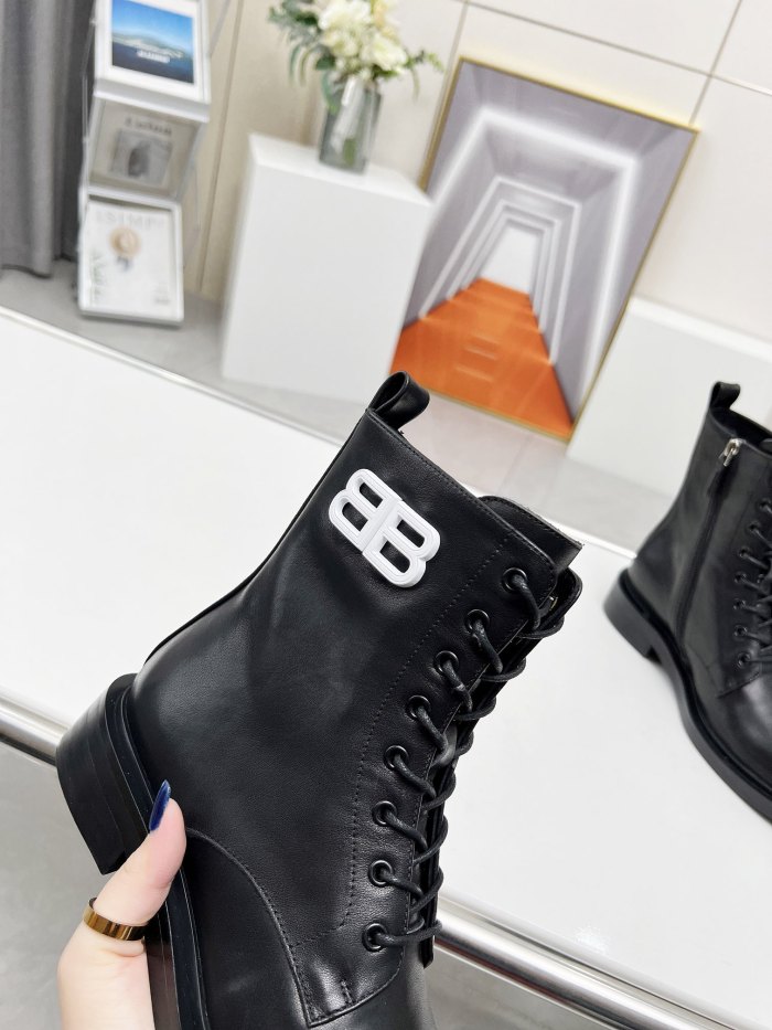 Balenciaga 001 boots XM003083