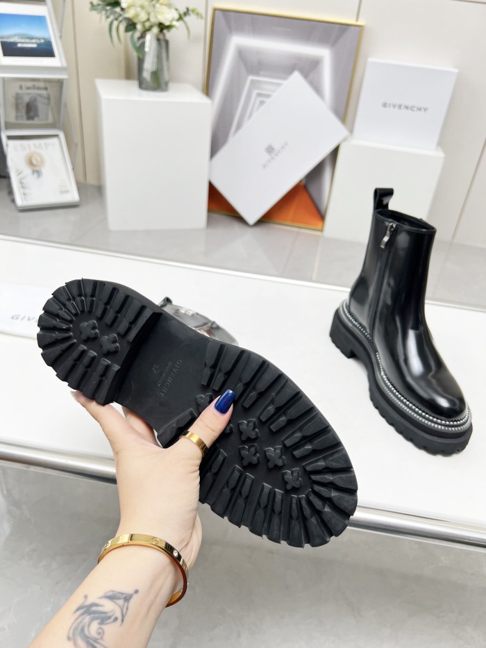 Givenchy 001 boots XM023004