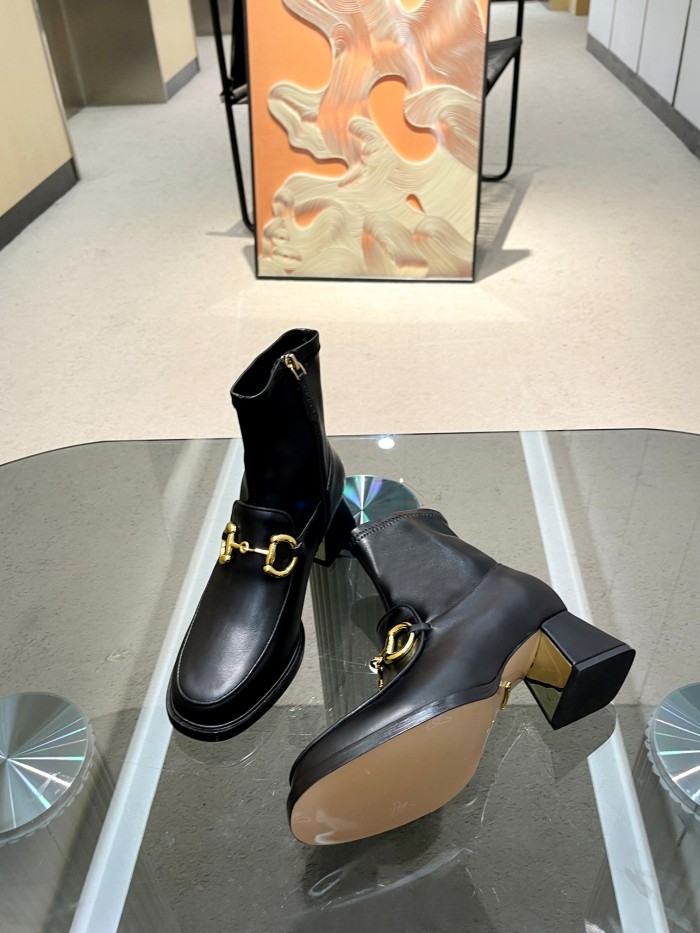 Gucci 015 boots XM063