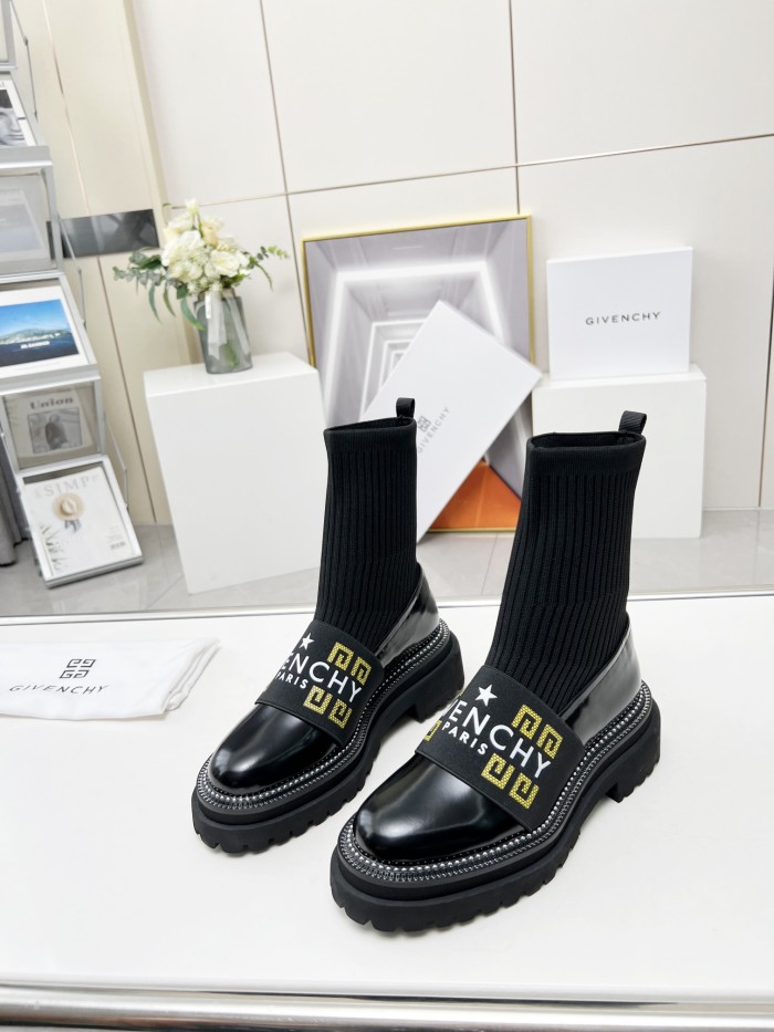 Givenchy 006 boots XM003