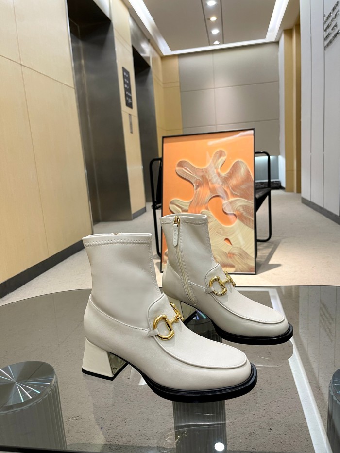 Gucci 015 boots XM063
