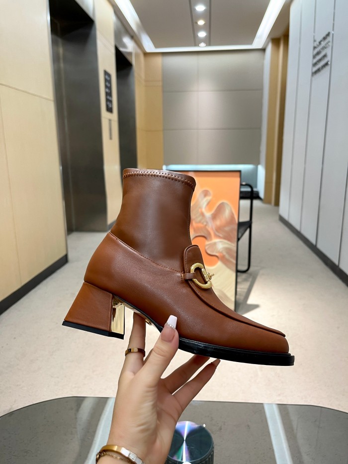 Gucci 015 boots XM063