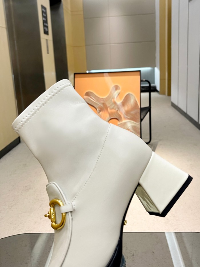 Gucci 015 boots XM063