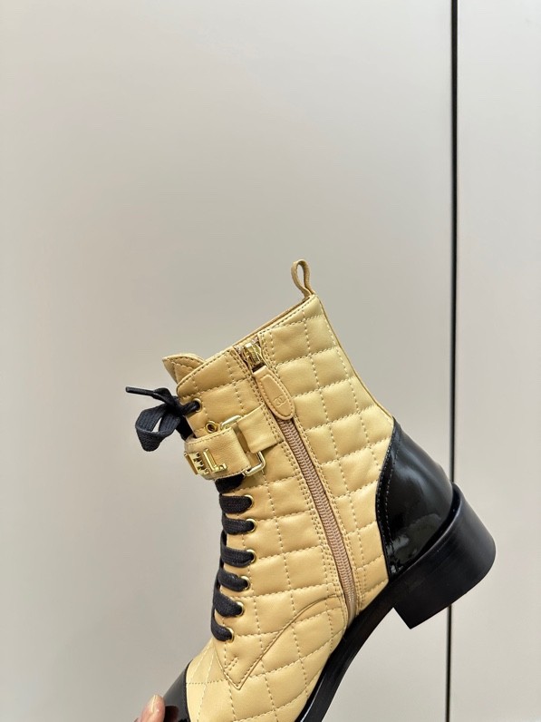 Chanel 006 boots XM093