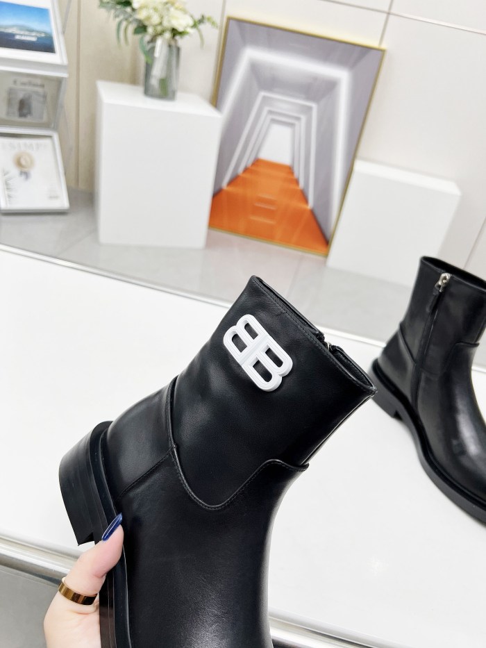 Balenciaga 001 boots XM003083