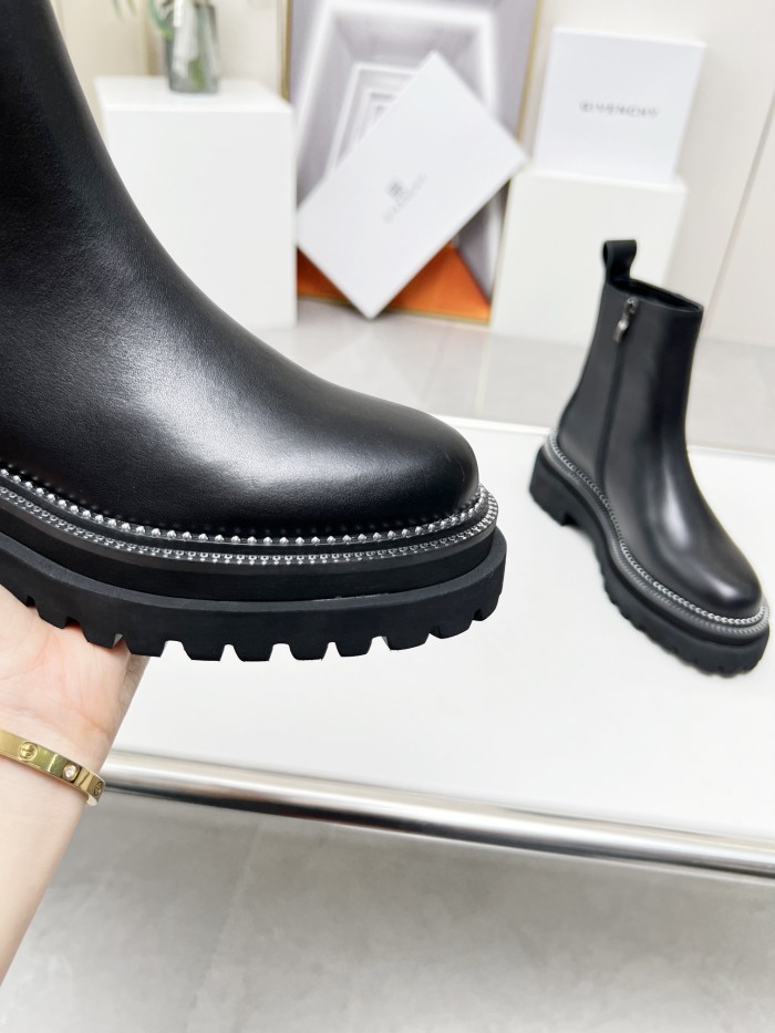 Givenchy 001 boots XM023004