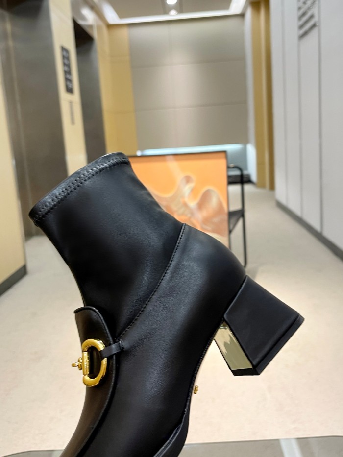 Gucci 015 boots XM063