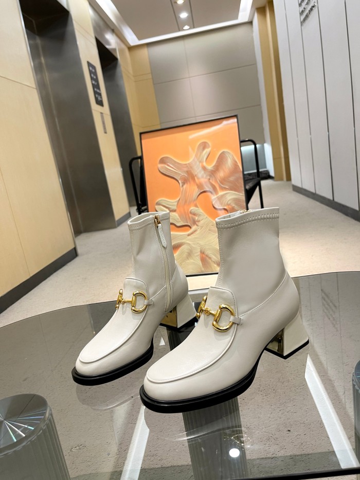 Gucci 015 boots XM063