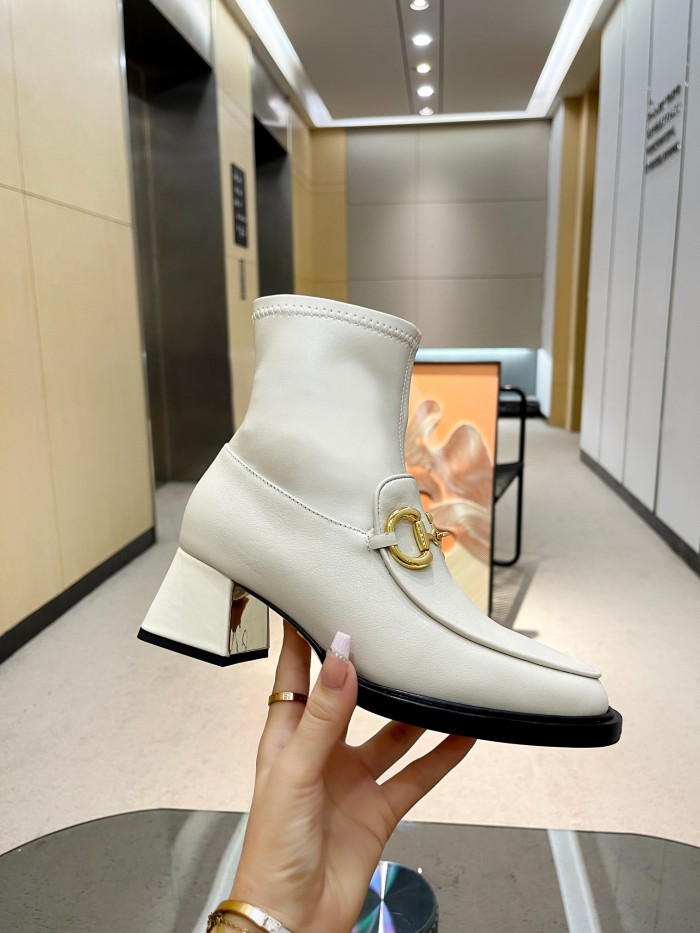 Gucci 015 boots XM063