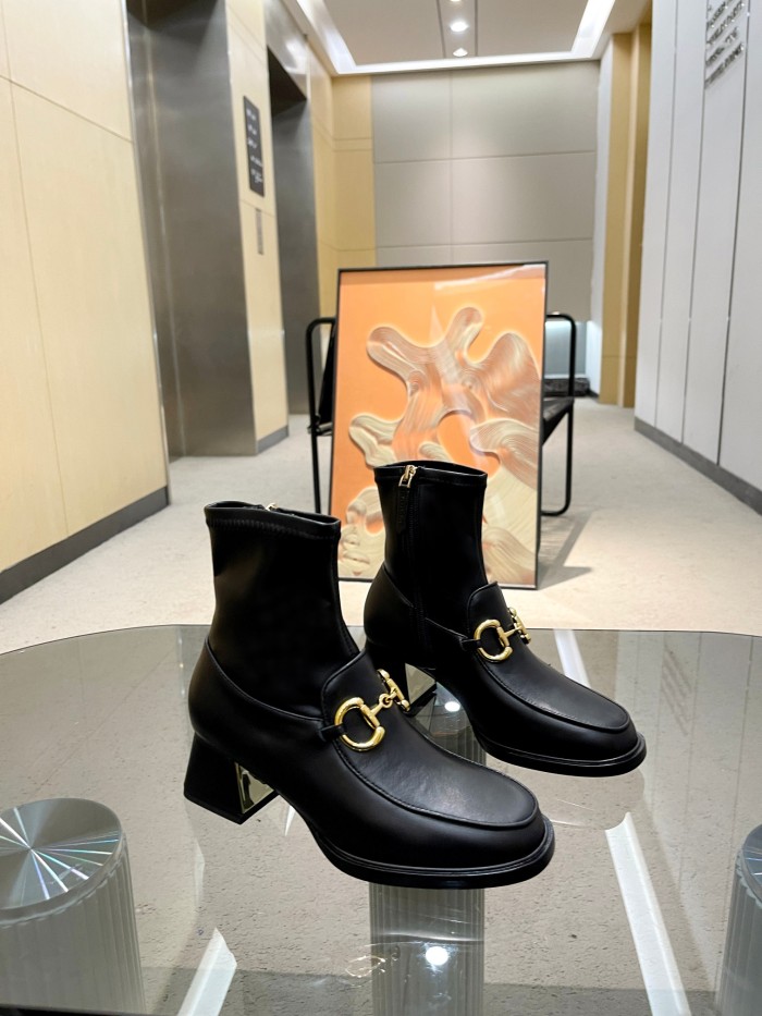 Gucci 015 boots XM063