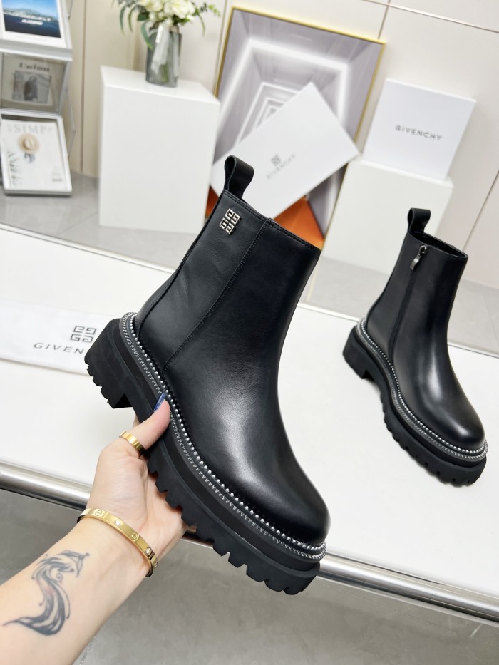 Givenchy 001 boots XM023004