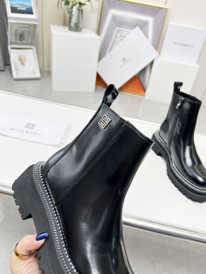 Givenchy 001 boots XM023004