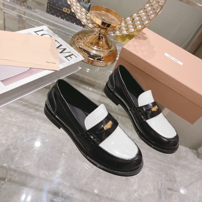 Miu Miu 007 Casual shoes XM092