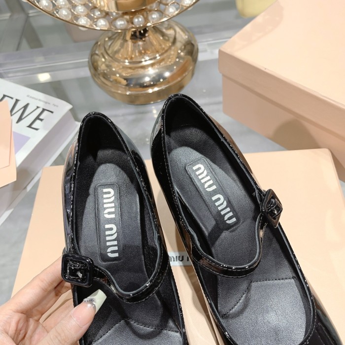 Miu Miu 004 Casual shoes XM092