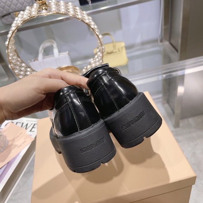 Miu Miu 002 Casual shoes XM023