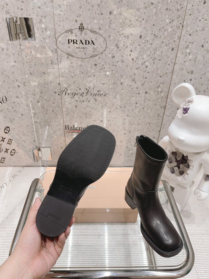 Miu Miu 004 boots XM073