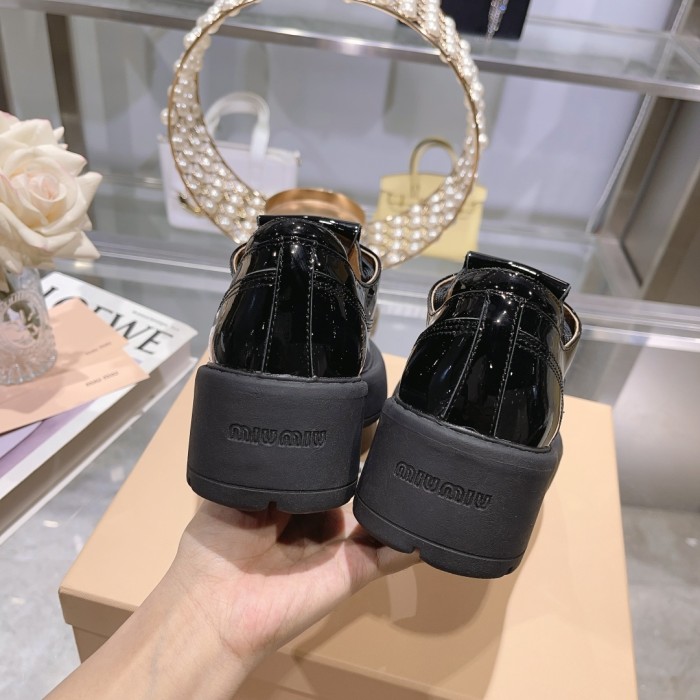 Miu Miu 002 Casual shoes XM023