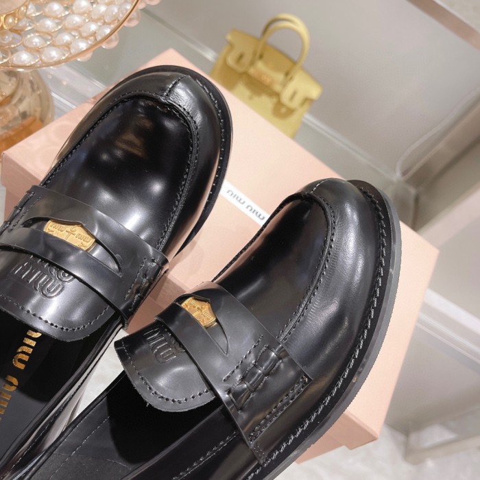 Miu Miu 007 Casual shoes XM092