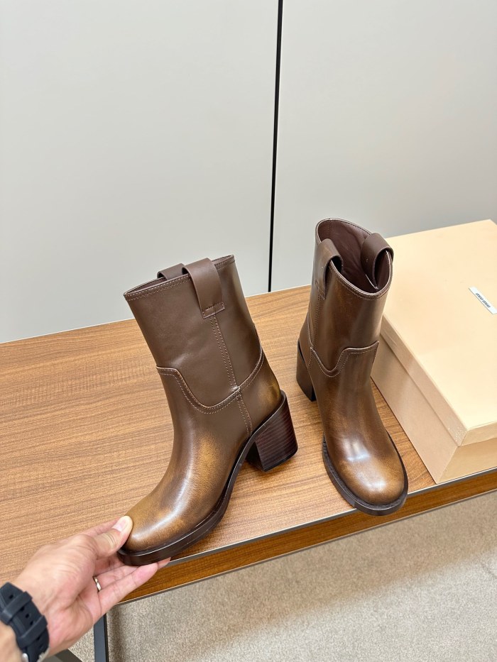 Miu Miu 001 boots XM004