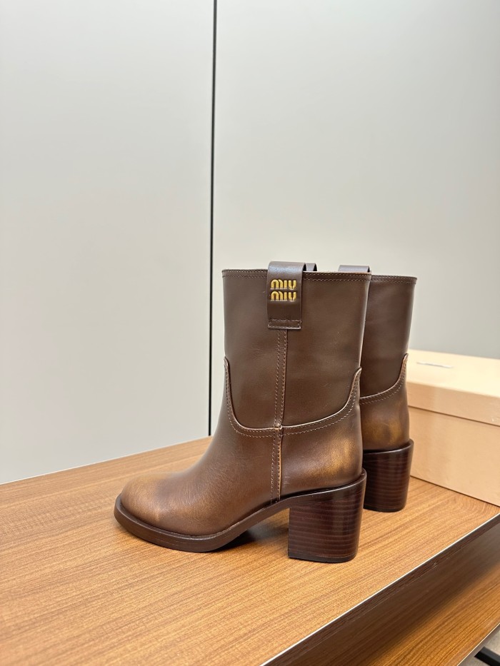 Miu Miu 001 boots XM004