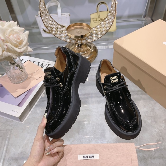 Miu Miu 002 Casual shoes XM023