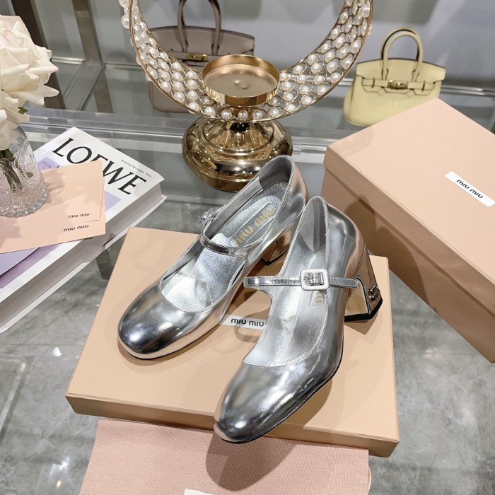 Miu Miu 004 Casual shoes XM092
