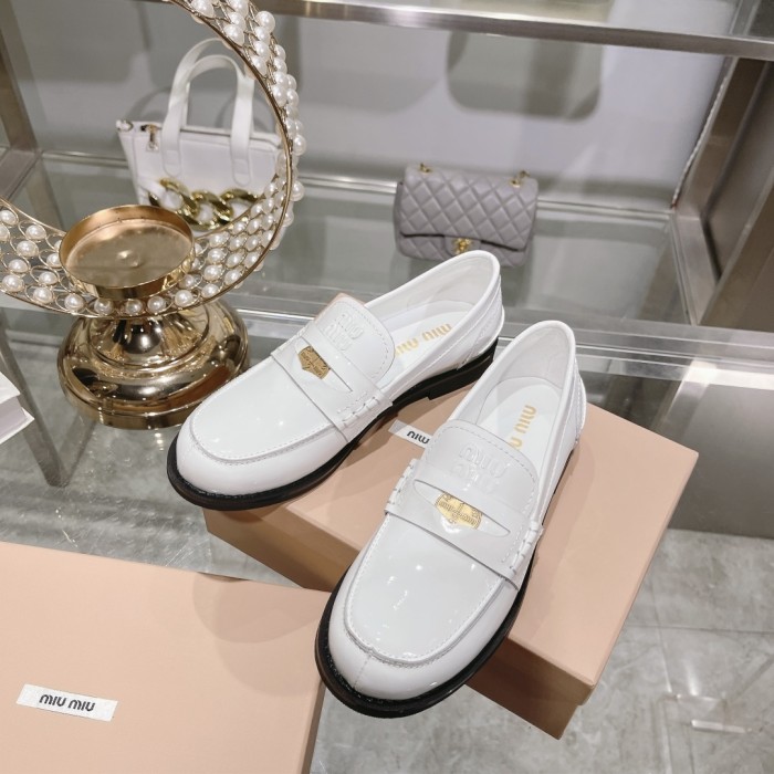 Miu Miu 007 Casual shoes XM092