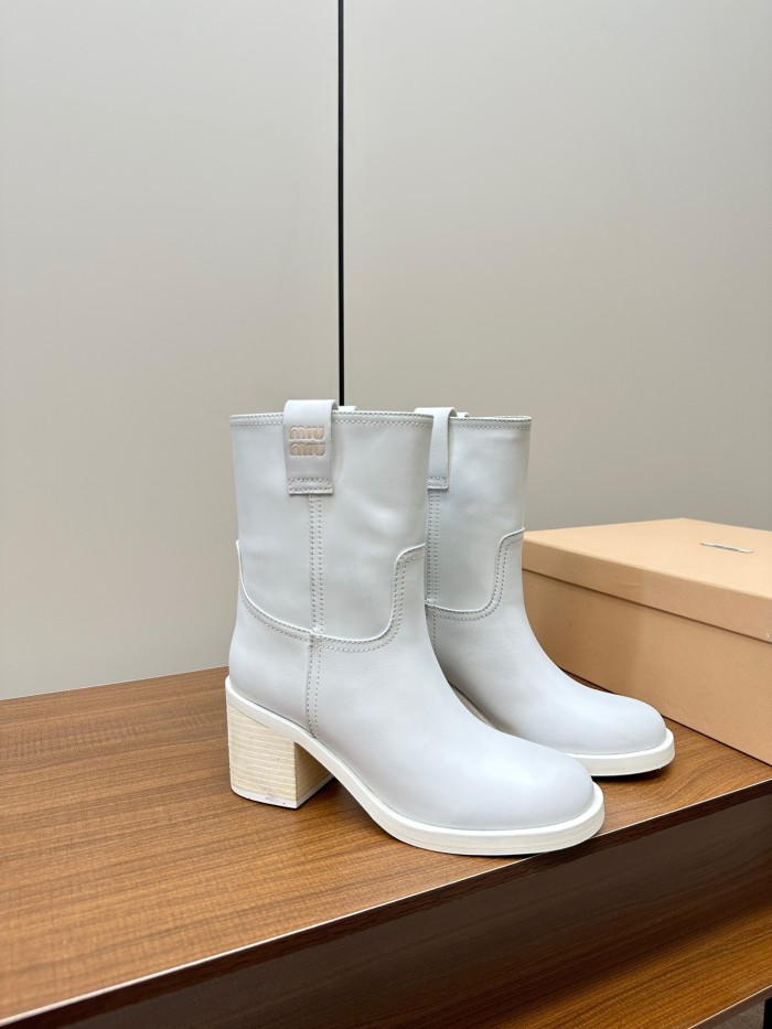 Miu Miu 001 boots XM004