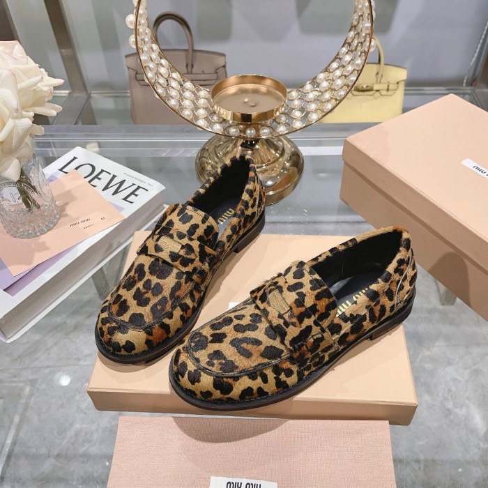 Miu Miu 006 Casual shoes XM092